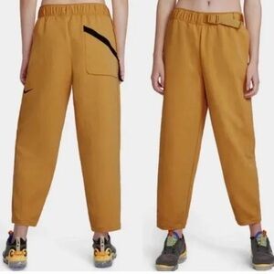 Nike W’s Tech Pack Woven Pant